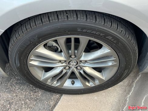 Used 2015 Toyota Camry SE FWD image 8