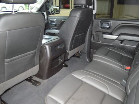 Used 2018 Chevrolet Silverado 1500 LTZ Z71 w/ LTZ Plus Package AWD/4WD image 19