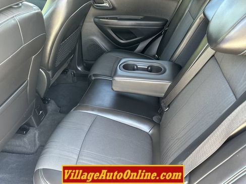 Used 2015 Chevrolet Trax LT w/ LT Plus Package AWD/4WD image 27