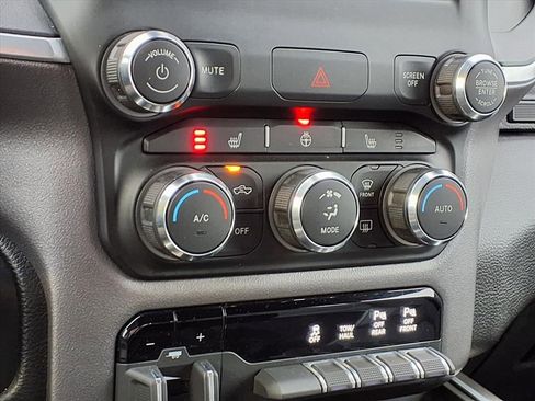 Used 2021 RAM 1500 Big Horn image 13