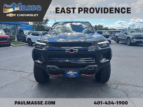 Used 2025 Chevrolet Colorado ZR2 w/ Technology Package AWD/4WD image 2