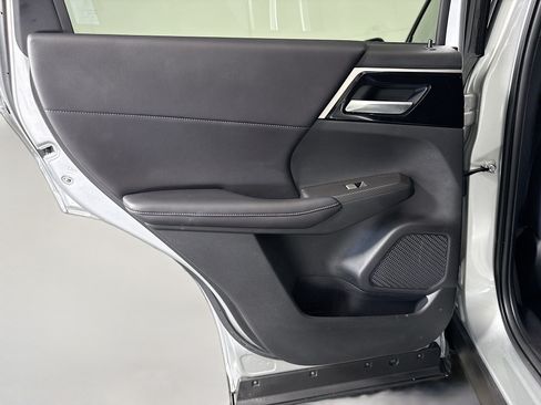 Used 2024 Mitsubishi Outlander SE FWD image 26