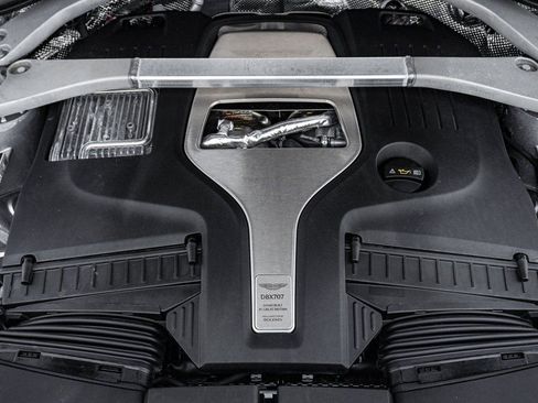 Used 2025 Aston Martin DBX 707 image 33