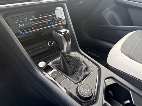 New 2026 Volkswagen Taos SE AWD/4WD image 31