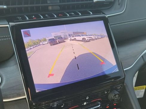 New 2025 Jeep Grand Cherokee Limited w/ Black Appearance Package image 11