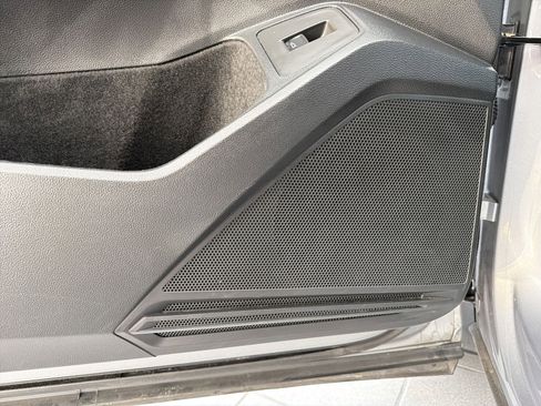 Certified 2024 Volkswagen Tiguan SE image 20