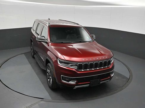 Used 2024 Jeep Wagoneer Series II w/ Flexible Seating Group AWD/4WD image 11