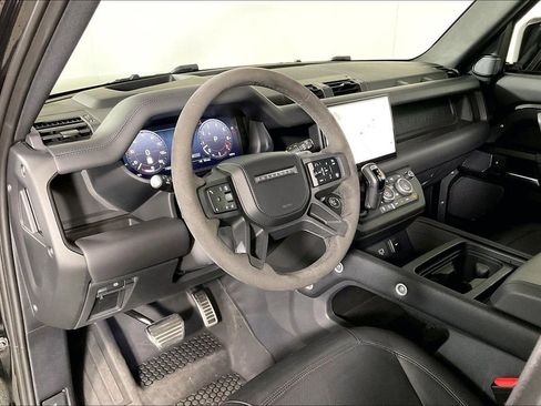 Used 2024 Land Rover Defender 110 V8 image 14