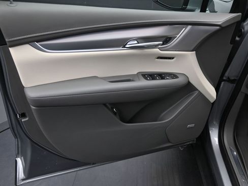 New 2025 Cadillac XT5 Premium Luxury w/ LPO, Floor Liner Package image 9