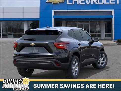 New 2026 Chevrolet Trax LS w/ LS Convenience Package FWD image 4