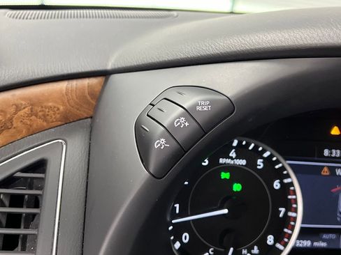 Used 2023 Nissan Armada SL w/ Captain's Chairs Package image 50