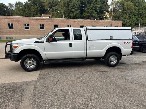 Used 2016 Ford F250 XL w/ Power Equipment Group AWD/4WD image 4