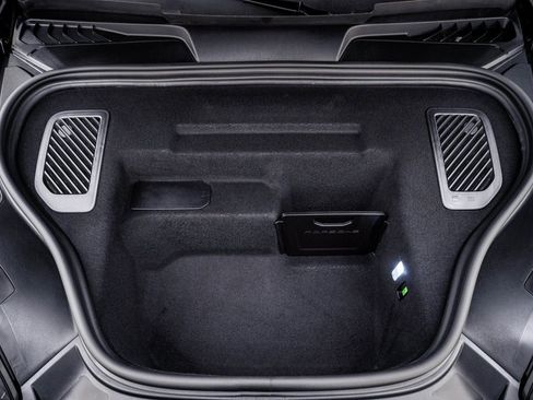 Certified 2025 Porsche Macan Electric image 29