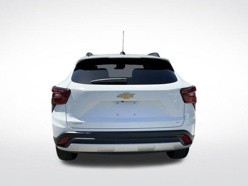 Used 2025 Chevrolet Trax LT w/ LT Convenience Package FWD image 6