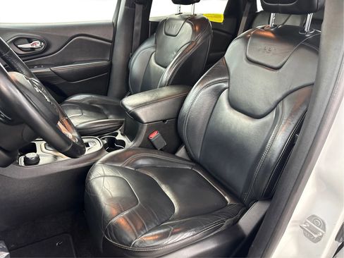 Used 2017 Jeep Cherokee Limited AWD/4WD image 13