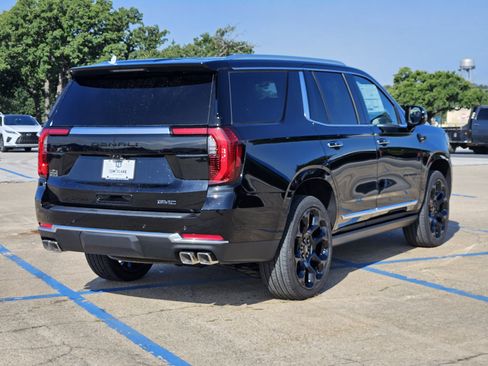 New 2026 GMC Yukon Denali w/ Denali Reserve Package AWD/4WD image 3
