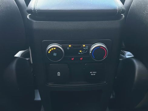 Used 2020 Ford Explorer Limited image 17