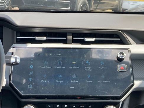 New 2027 Chevrolet Bolt LT w/ Comfort Package FWD image 17