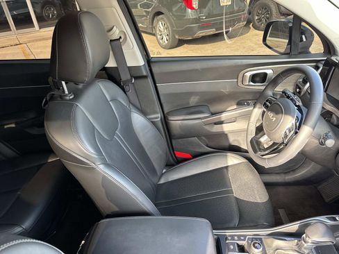 Used 2023 Kia Sorento X-Line EX image 8