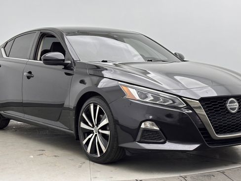Used 2021 Nissan Altima 2.5 SR image 3