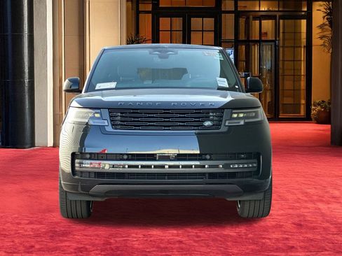 New 2026 Land Rover Range Rover SE image 7