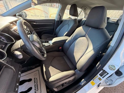 Used 2020 Toyota Camry LE image 16