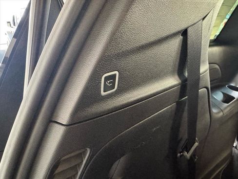 Used 2026 Chrysler Pacifica Select image 26