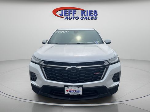 Used 2023 Chevrolet Traverse RS AWD/4WD image 2