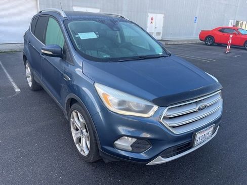 Used 2018 Ford Escape Titanium w/ Ford Safe & Smart Package image 3
