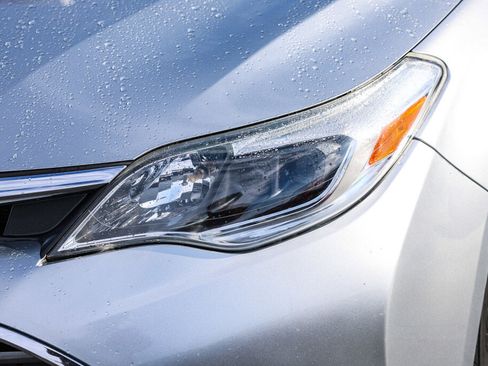 Certified 2018 Toyota Avalon XLE image 20