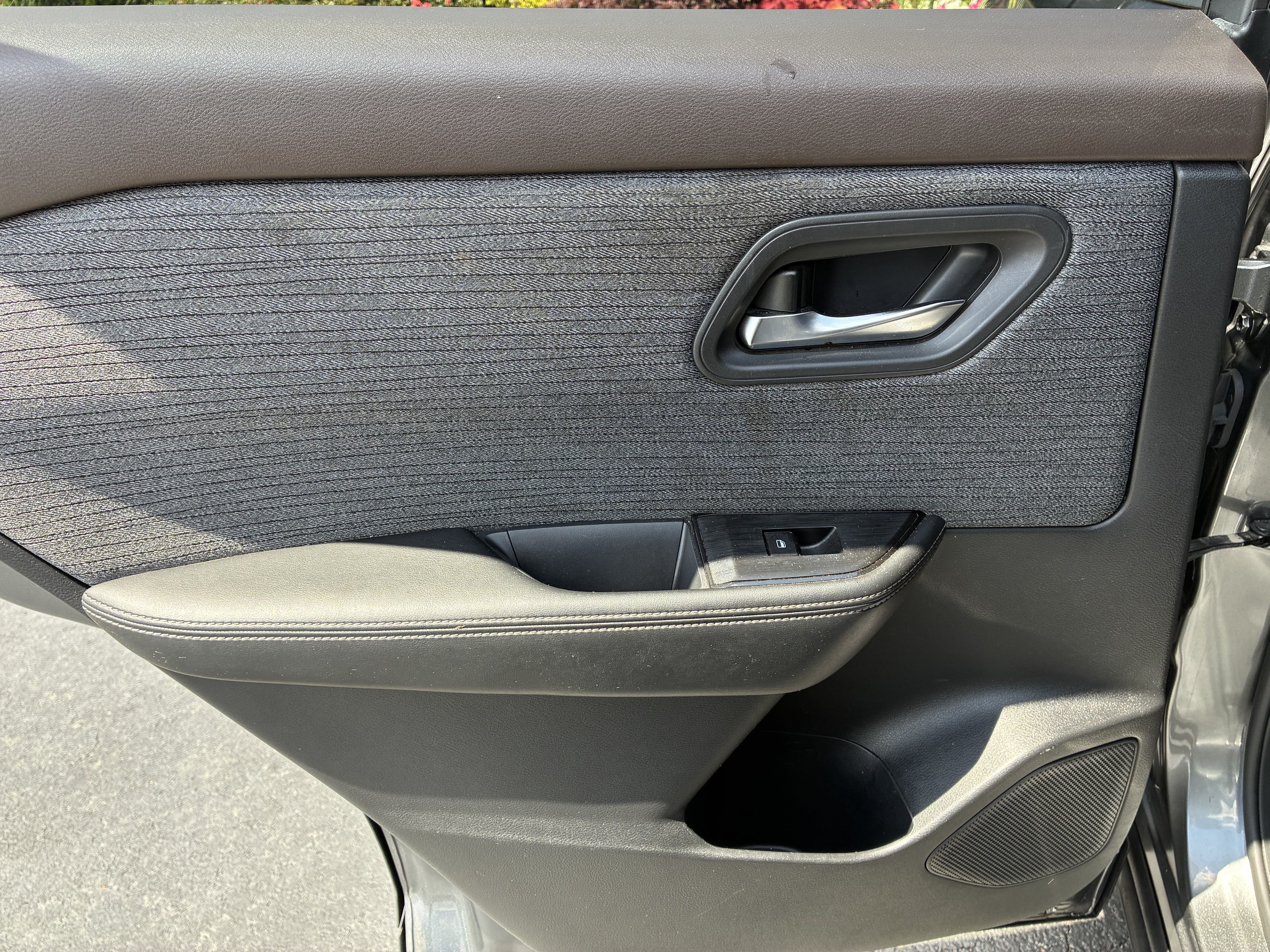 Used 2022 Nissan Rogue SV FWD image 15