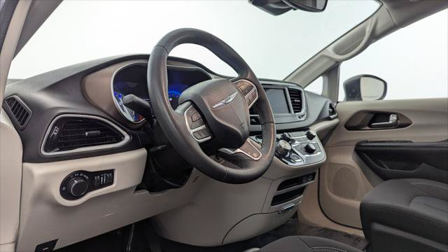 Used 2023 Chrysler Voyager LX FWD image 23