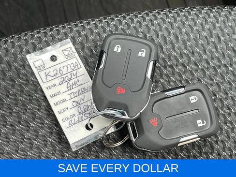 Used 2024 GMC Terrain SLE w/ LPO, Floor Liner Package FWD image 22