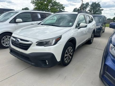 Used 2022 Subaru Outback Premium AWD/4WD image 1