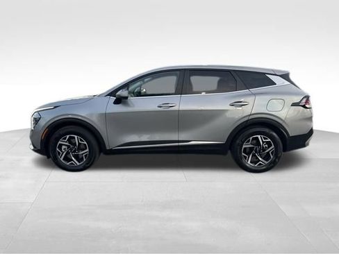 Used 2024 Kia Sportage LX image 2