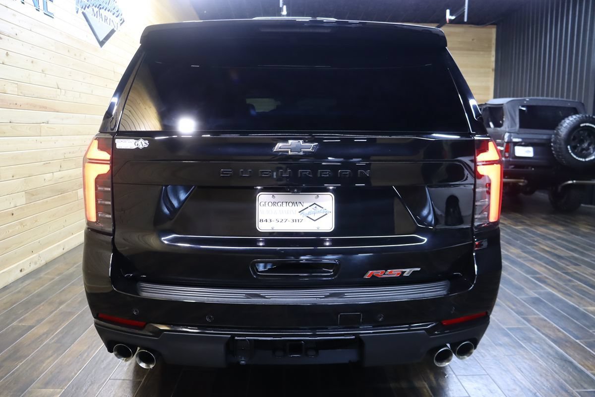 Used 2026 Chevrolet Suburban RST RWD image 4