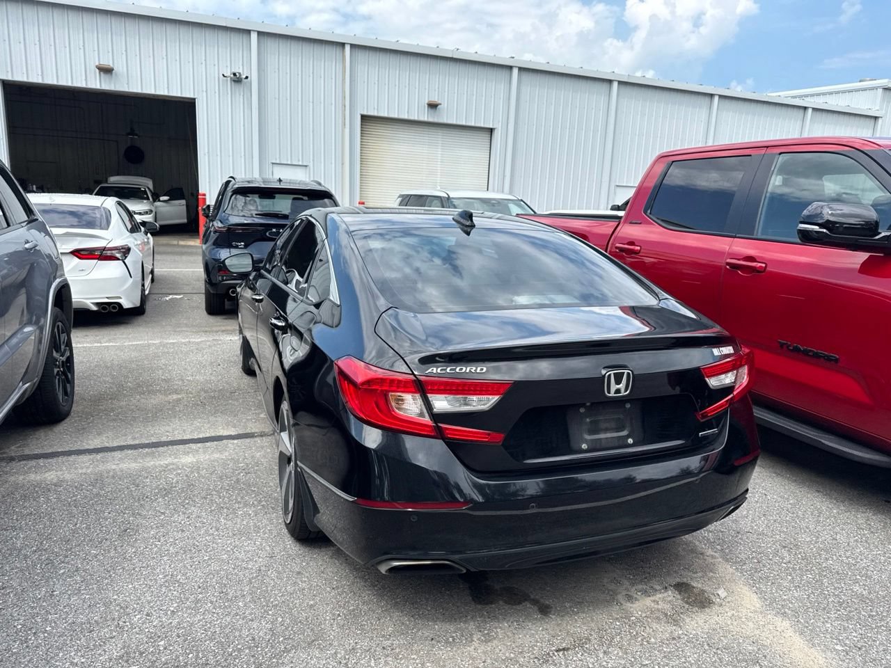 Used 2018 Honda Accord Touring image 9