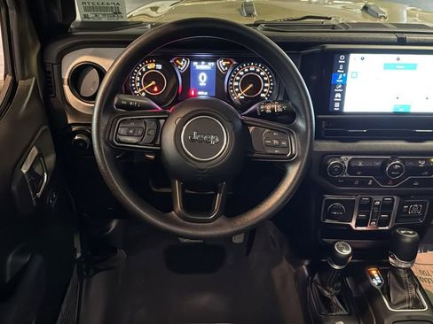 Used 2025 Jeep Wrangler Sport image 11