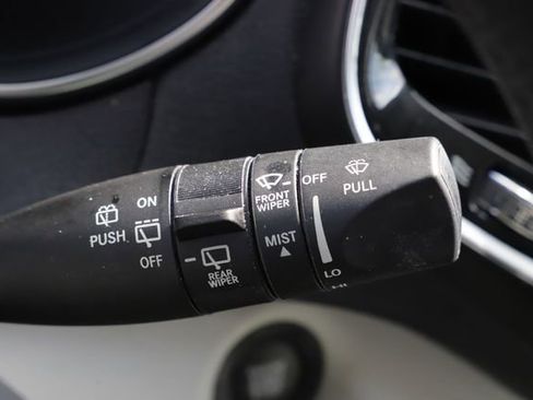 Used 2019 Jeep Cherokee Limited AWD/4WD image 36
