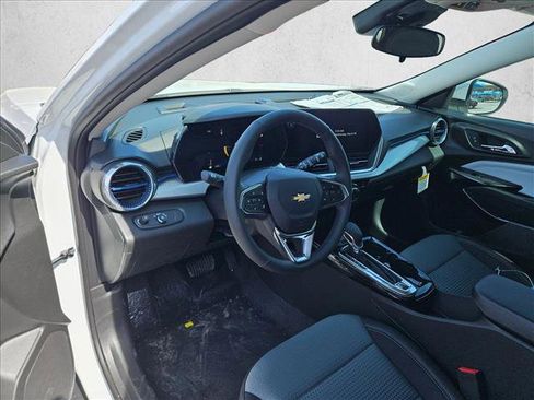 New 2026 Chevrolet Trax LT w/ LT Convenience Package image 3