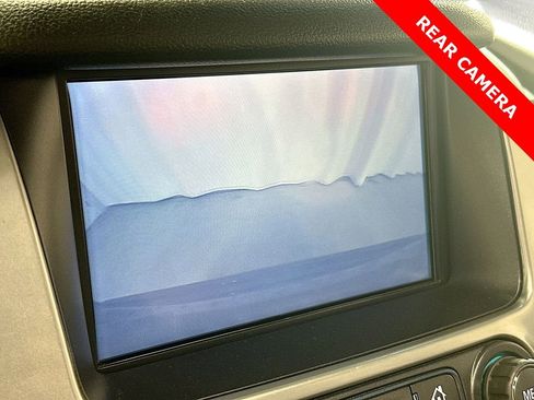 Used 2020 Chevrolet Suburban LT image 14