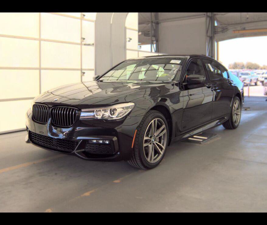 Used 2019 BMW 740i xDrive w/ M Sport Package AWD/4WD image 2