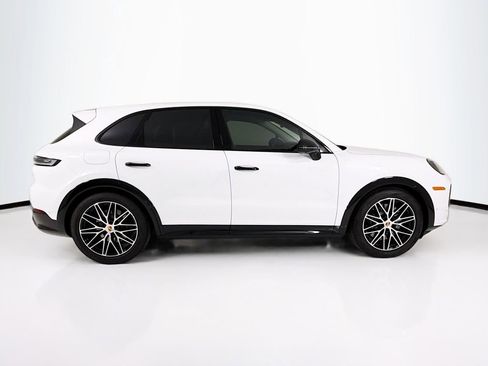 Certified 2026 Porsche Cayenne GTS AWD/4WD image 8