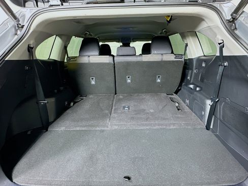 Used 2023 Toyota Highlander LE image 31