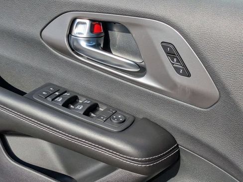 New 2026 Chrysler Pacifica Select FWD image 17