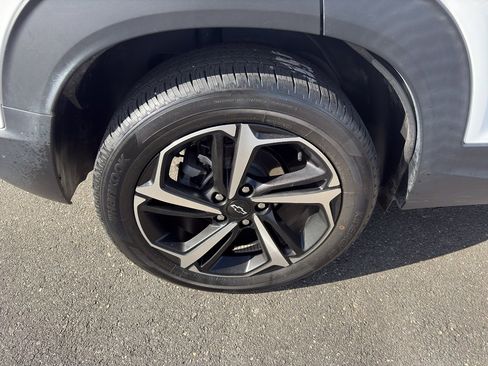 Used 2023 Chevrolet TrailBlazer RS w/ Sun and Liftgate Package image 9