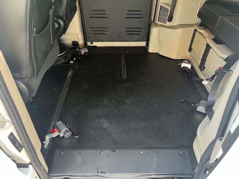 Used 2018 Dodge Grand Caravan SXT FWD image 56