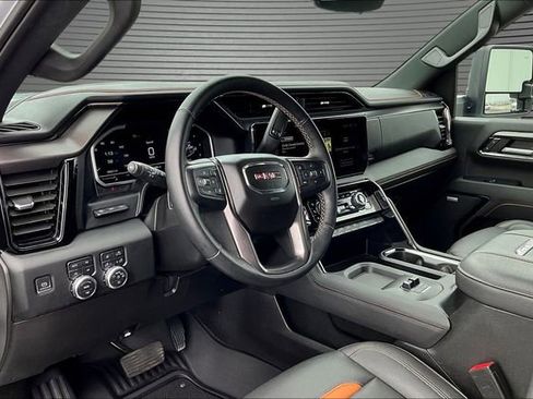 Used 2024 GMC Sierra 2500 AT4 w/ AT4 Premium Plus Package AWD/4WD image 18