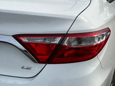 Used 2017 Toyota Camry LE image 17