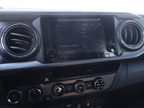 Used 2018 Toyota Tacoma TRD Off-Road image 17